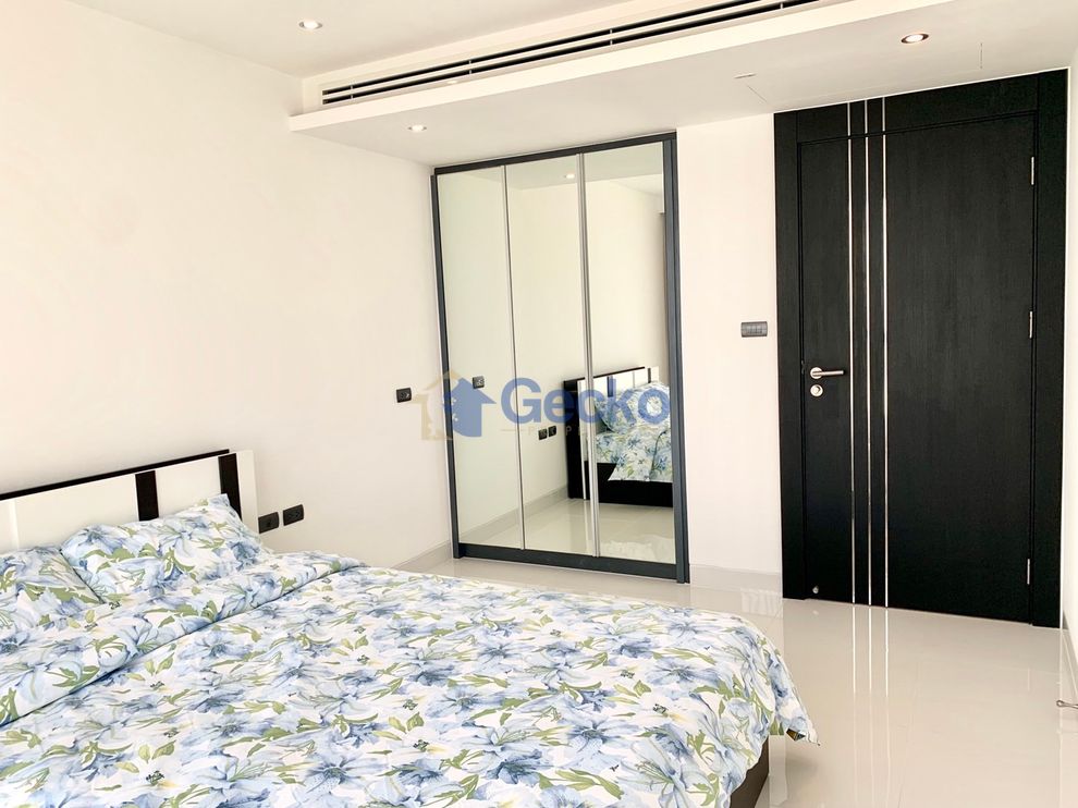 1 Bedroom Condo in Sky Residences Pratumnak C011260 (Photo 4)