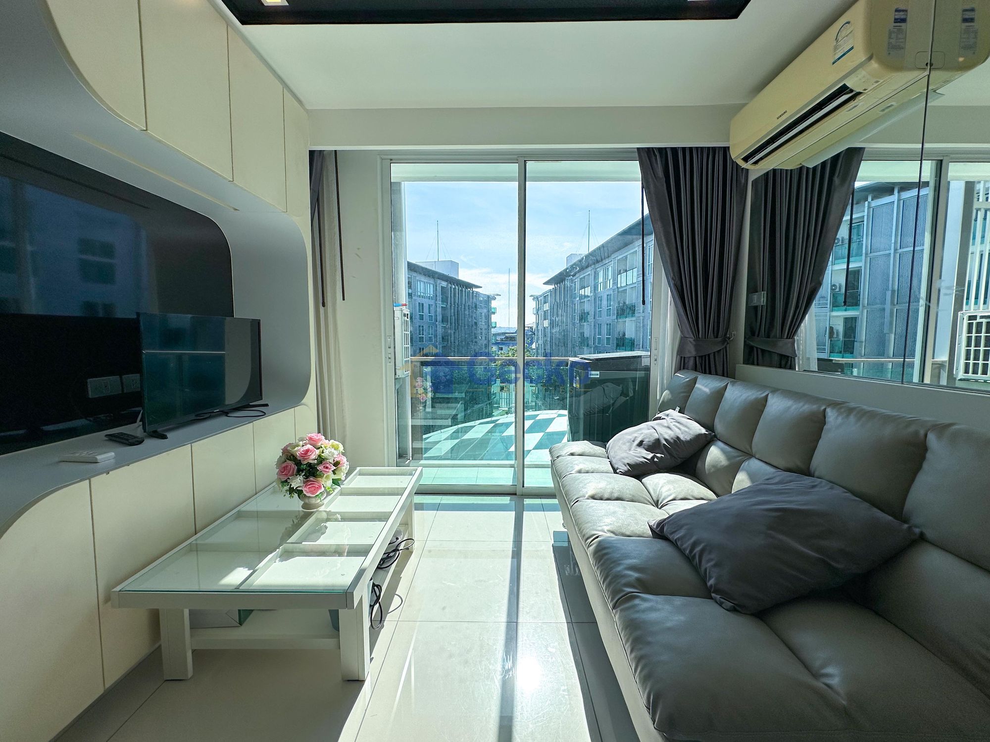 1 Bedroom Condo in City Center Residence Central Pattaya C011261 (Photo 1)