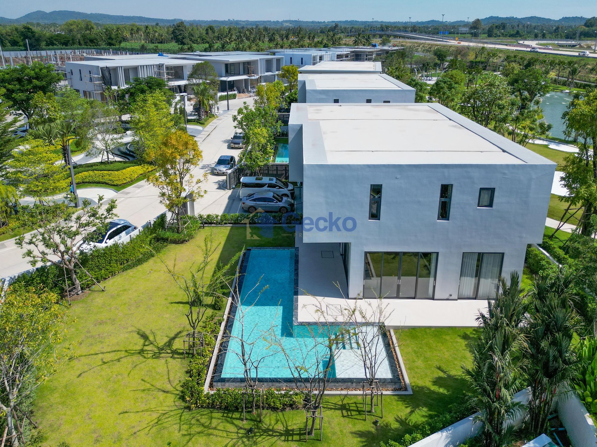 4 ห้องนอน บ้าน in Glory Village Pattaya  ห้วยใหญ่ H010014 (Photo 2)