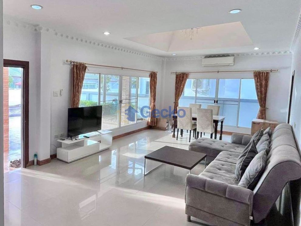 3 Bedrooms House in SP Village 5  East Pattaya H011267 (Photo 2)