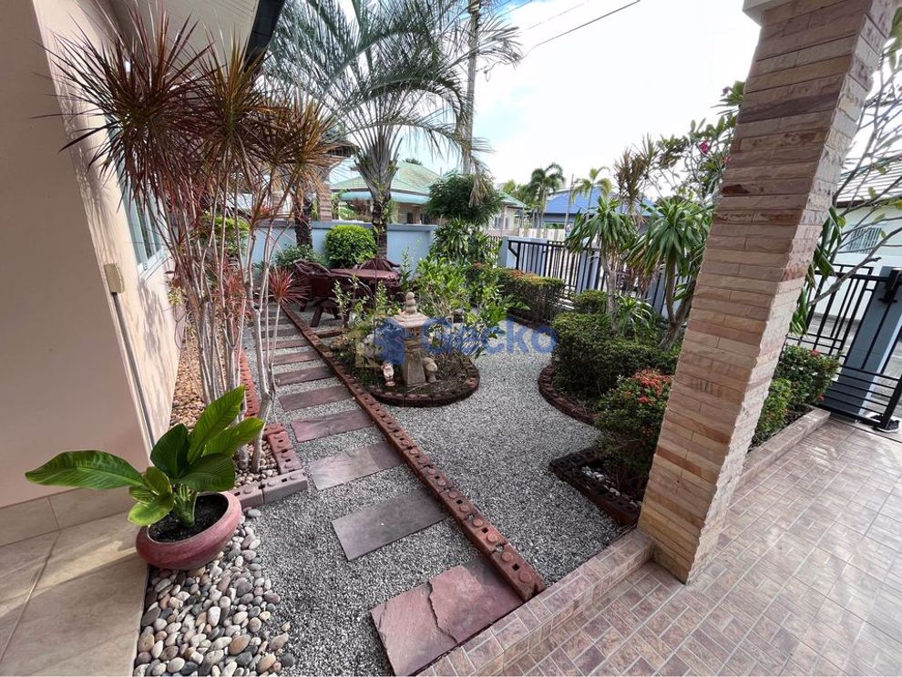 3 Bedrooms House in SP Village 5  East Pattaya H011267 (Photo 1)