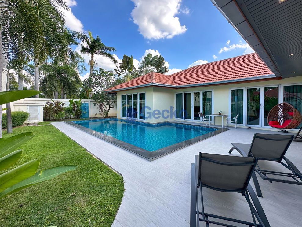 4 Bedrooms House in Whispering Palms  East Pattaya H011269 (Cover Photo)