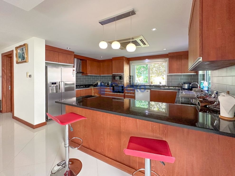 4 ห้องนอน บ้าน in Green Field Villa 5  พัทยาตะวันออก H011273 (Photo 4)