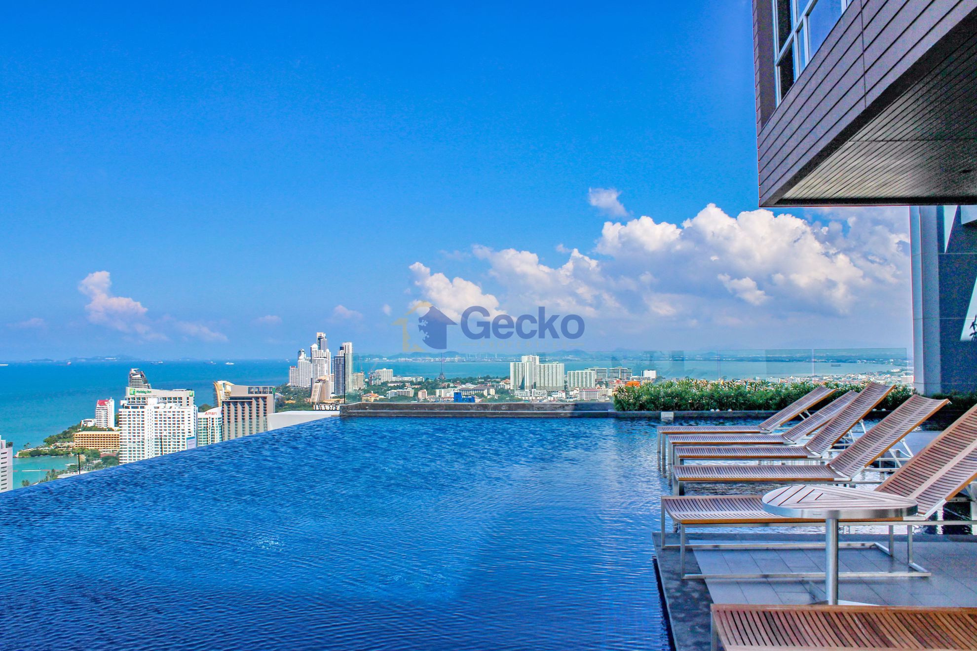 1 ห้องนอน คอนโดมิเนี่ยม in Centric Sea พัทยากลาง C011274