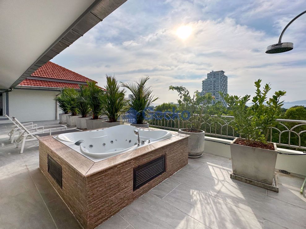 4 Bedrooms Condo in Nordic Terrace Pratumnak C006404 (Photo 1)