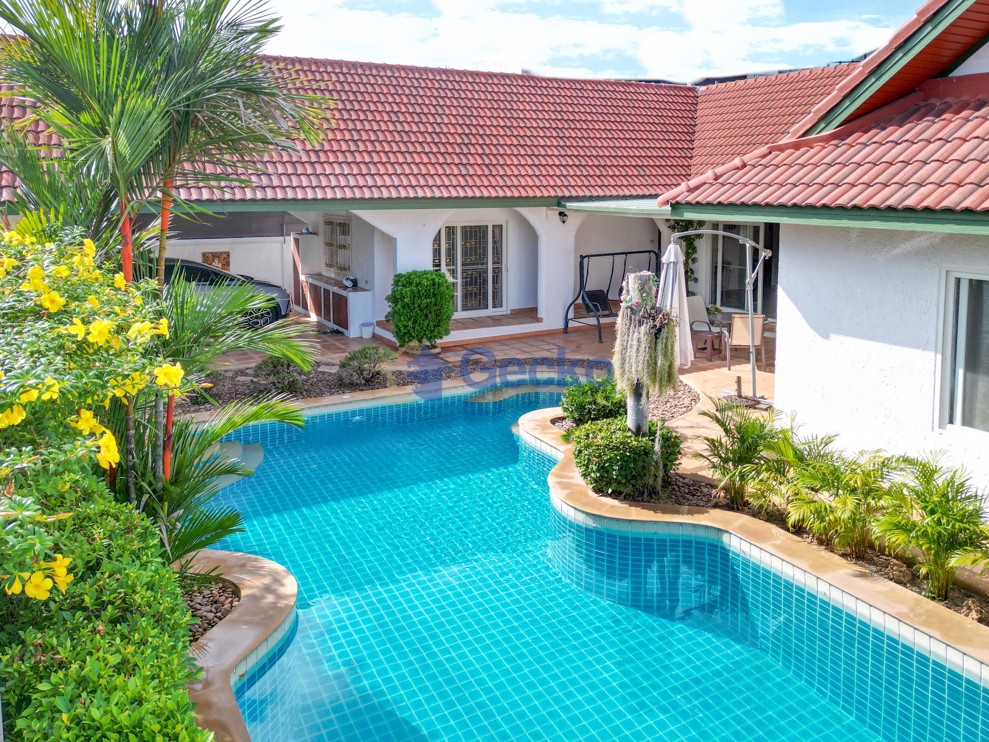 3 ห้องนอน บ้าน in Nirvana Pool 1  พัทยาตะวันออก H011292 (Photo 1)