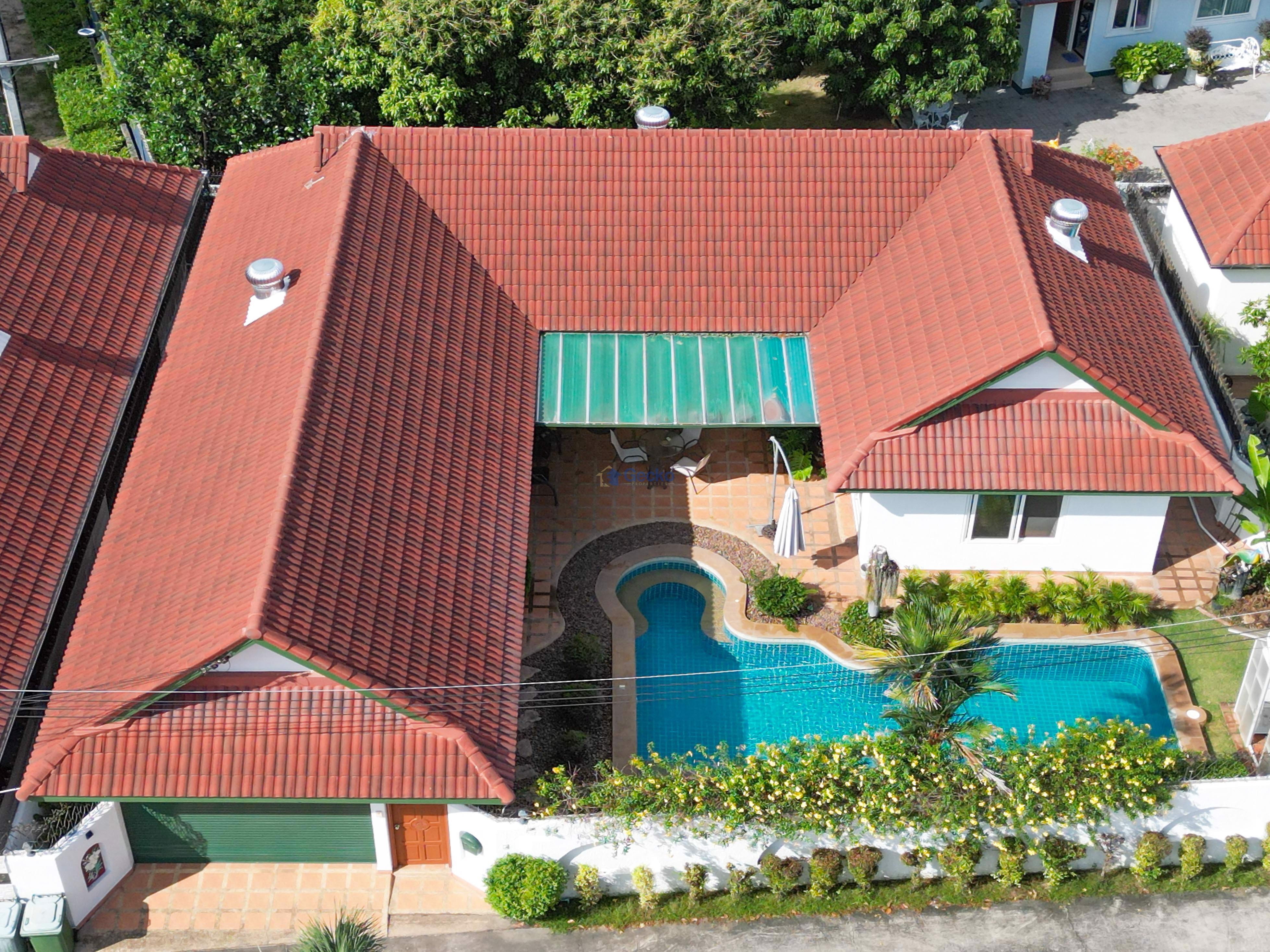 3 ห้องนอน บ้าน in Nirvana Pool 1  พัทยาตะวันออก H011292