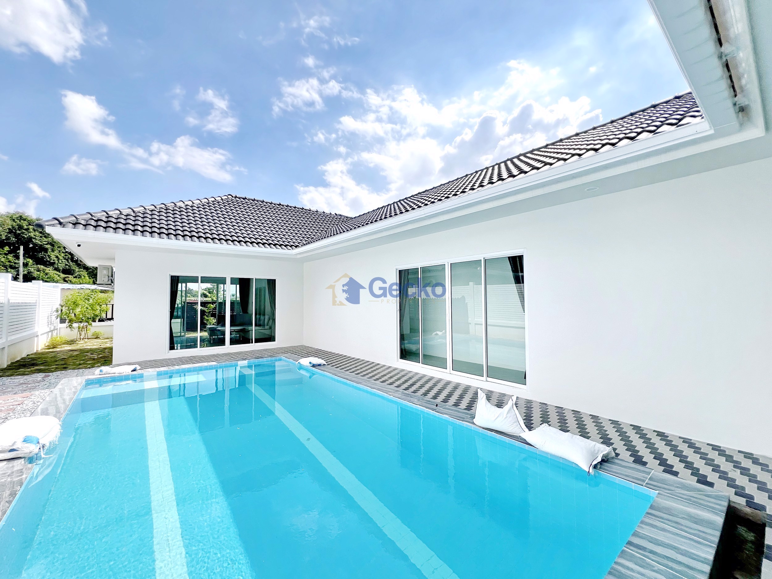 3 Bedrooms House  Huay Yai H011299