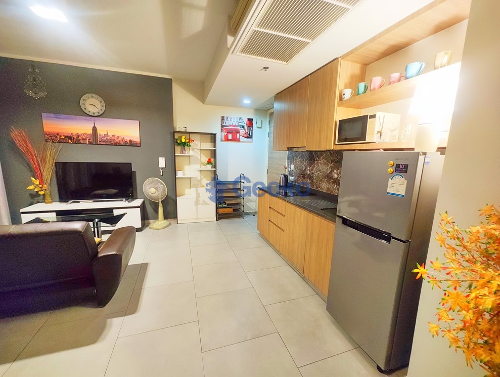 1 Bedroom Condo in The Zire Wongamat C011303 (Photo 2)