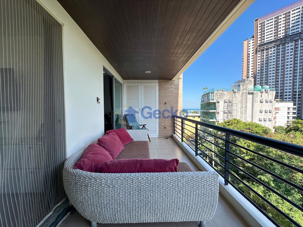 3 Bedrooms Condo in Regent Pratumnak South Pattaya C011305 (Cover Photo)