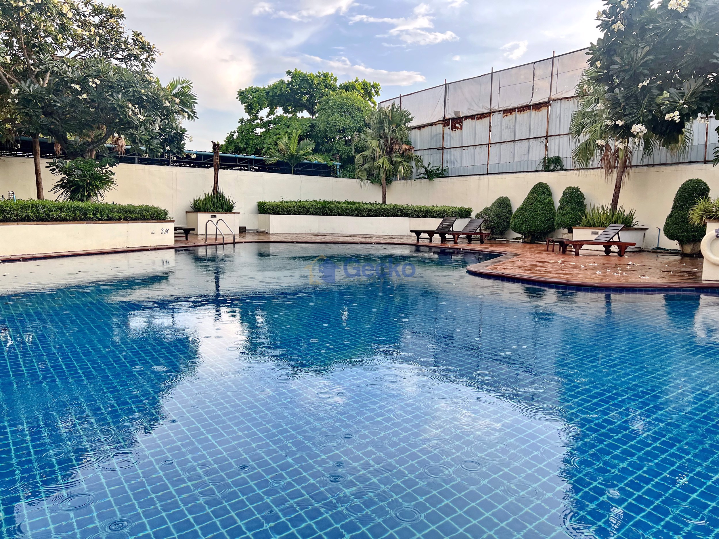 2 Bedrooms Condo in Panchalae Jomtien C011306
