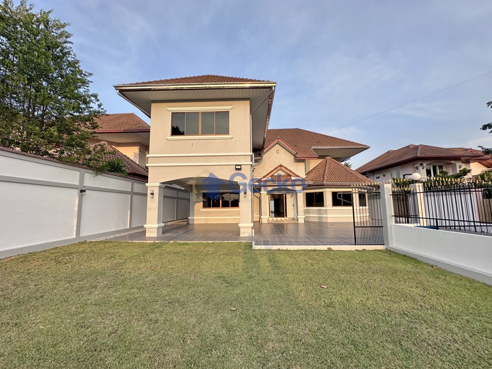 4 Bedrooms House in Lakeside Court  East Pattaya H011312 (Photo 2)