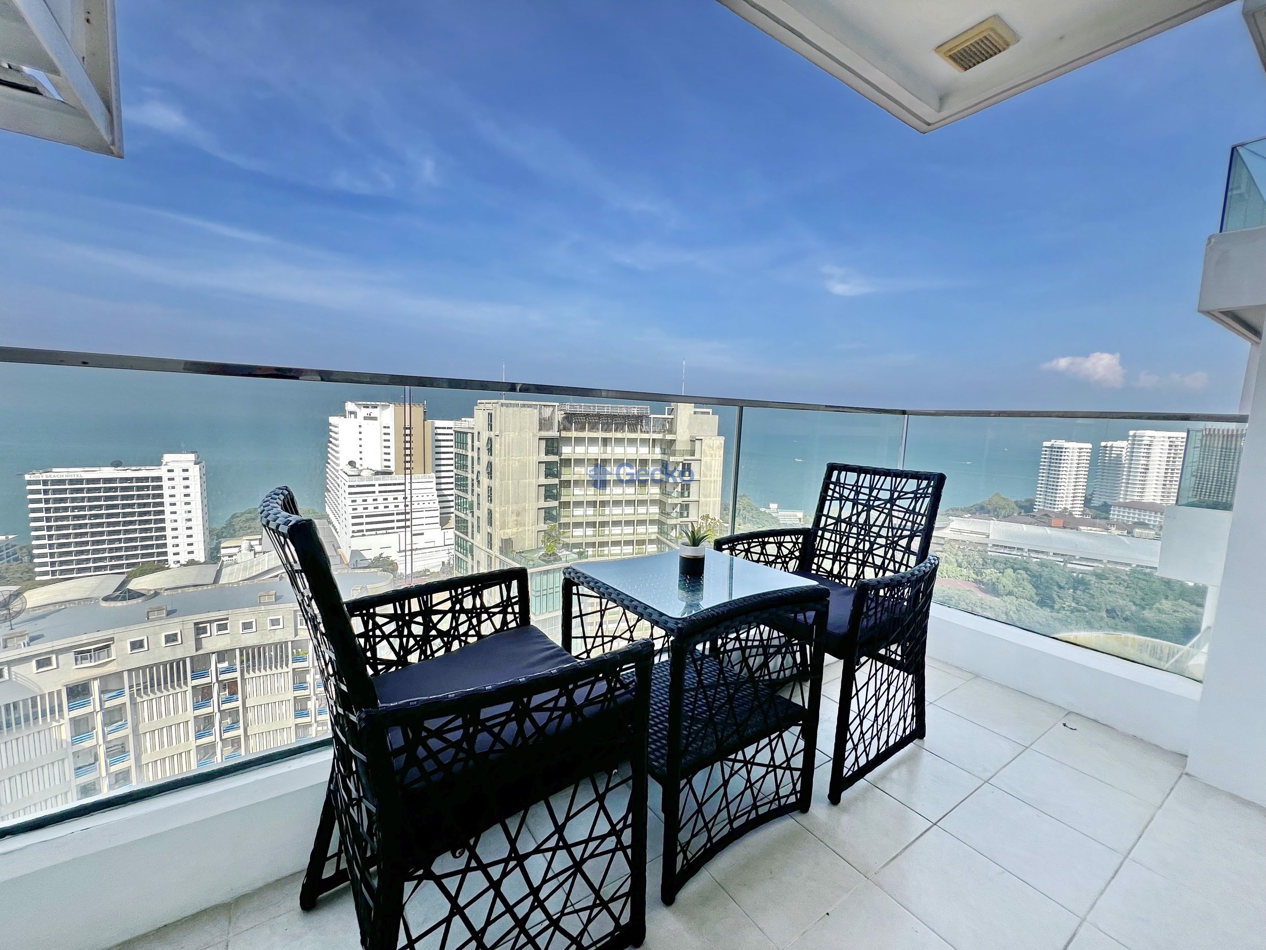 1 Bedroom Condo in The Cliff Pratumnak C011316