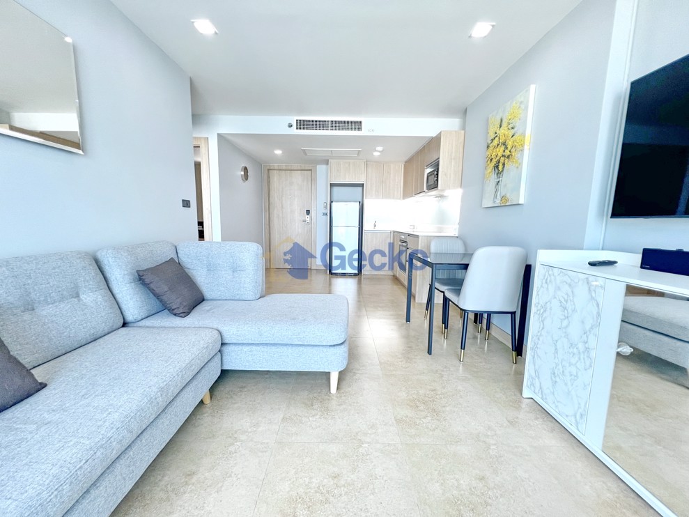 1 Bedroom Condo in The Cliff Pratumnak C011316 (Photo 4)