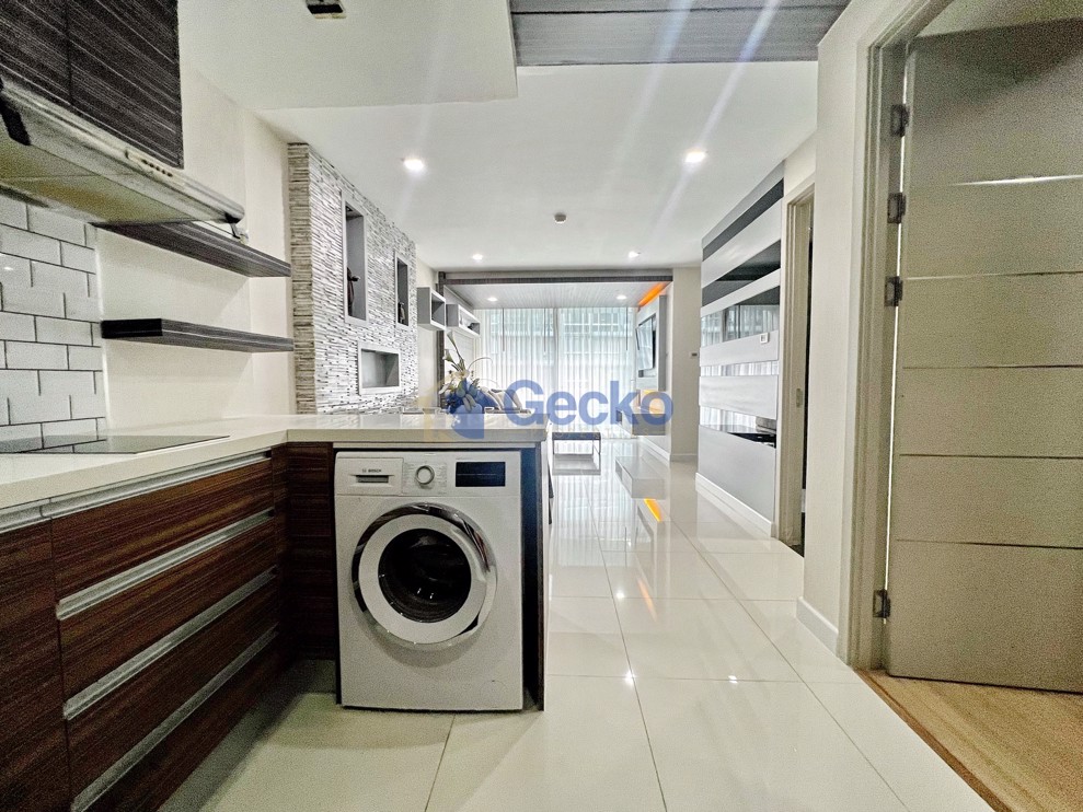 2 Bedrooms Condo in Apus Condominium Central Pattaya C011249 (Photo 3)