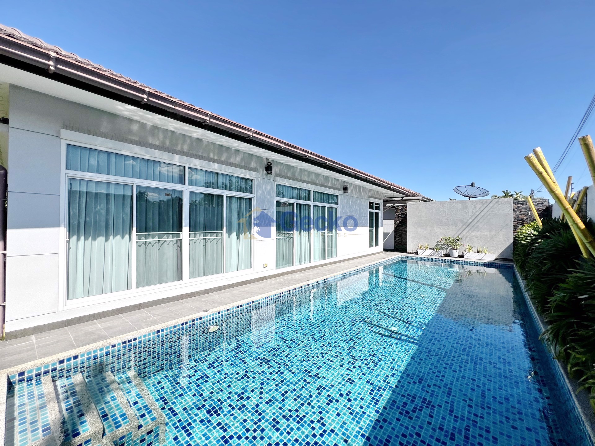 3 ห้องนอน บ้าน in Panalee Banna  ห้วยใหญ่ H011324
