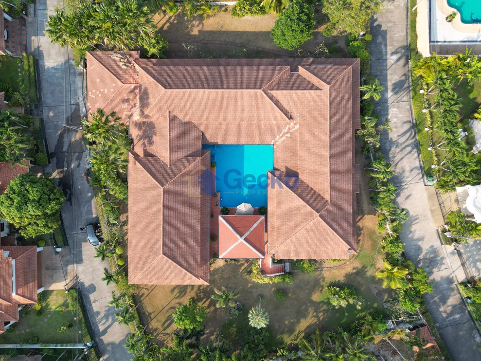 6 ห้องนอน บ้าน in Paradise Villas 1  พัทยาตะวันออก H011344 (Photo 1)