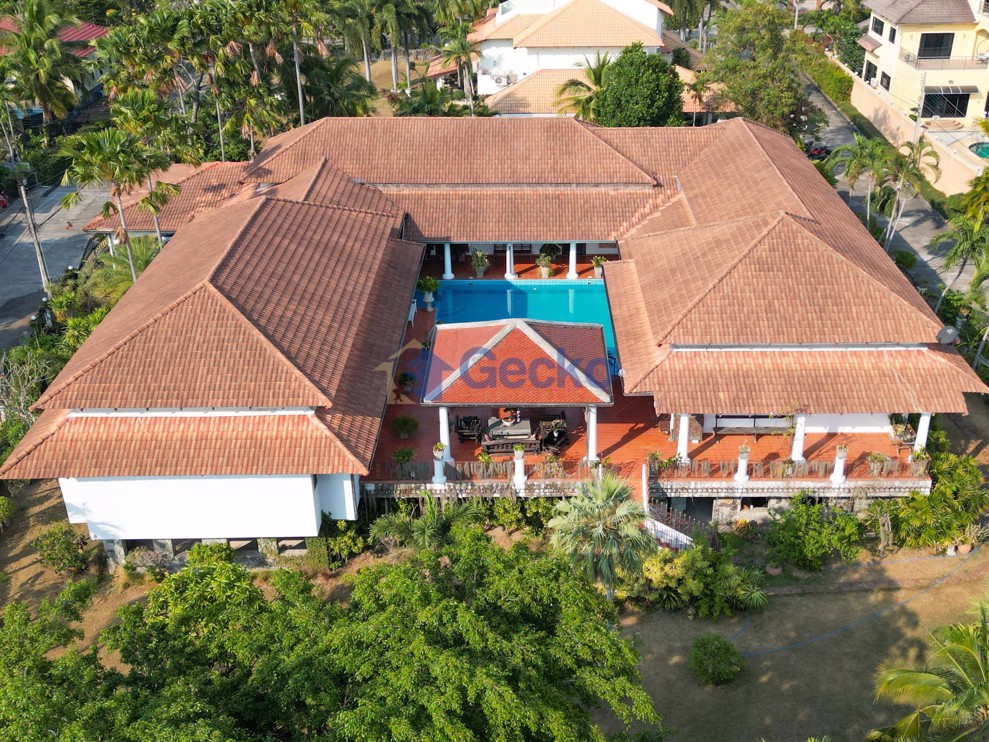 6 ห้องนอน บ้าน in Paradise Villas 1  พัทยาตะวันออก H011344 (Photo 2)