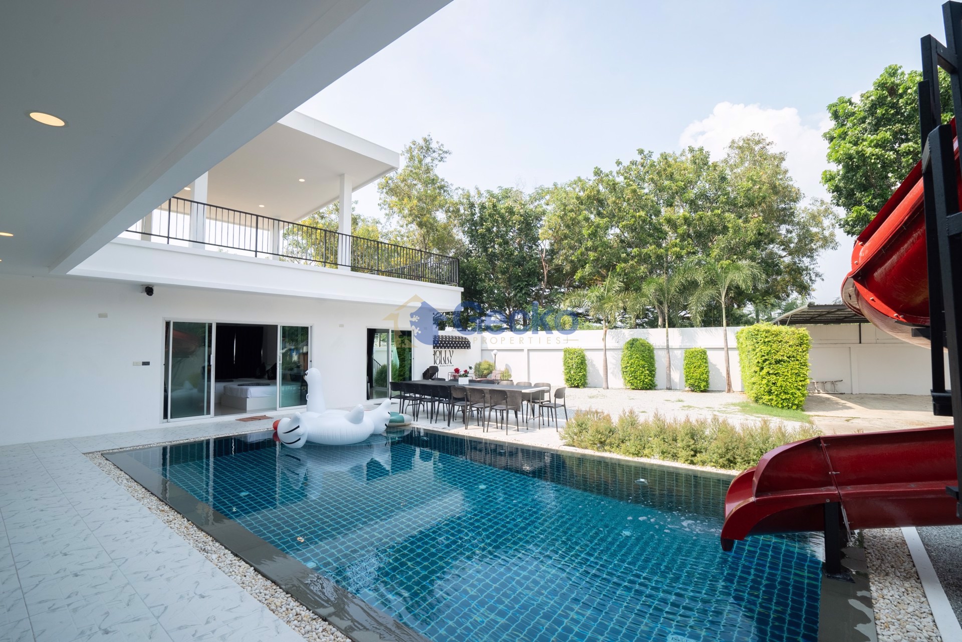 6 ห้องนอน บ้าน  ห้วยใหญ่ H011347