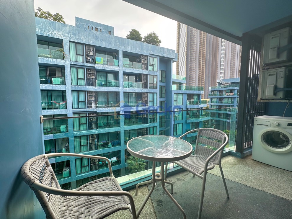 1 Bedroom Condo in Acqua Jomtien C011350 (Photo 2)