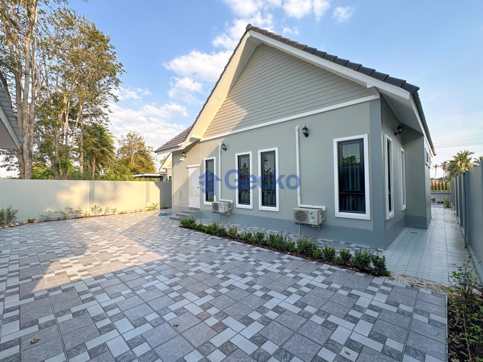 3 Bedrooms House  Huay Yai H011356 (Photo 2)
