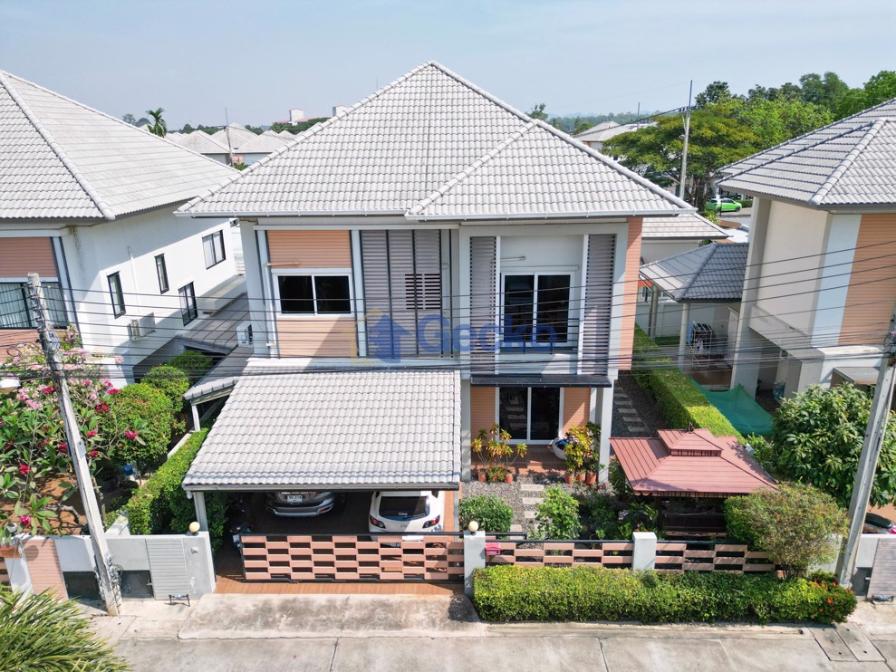 3 Bedrooms House in Patta Village  East Pattaya H011360 (Cover Photo)