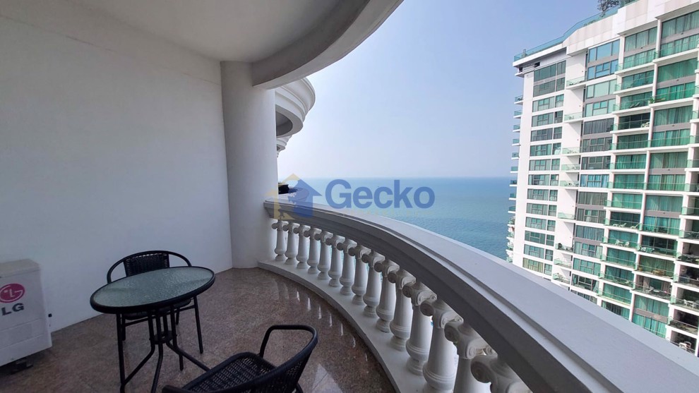 Studio Condo in Park Beach  Wongamat C011367 (Photo 1)