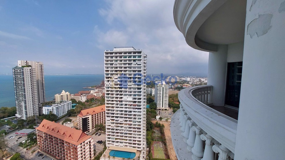Studio Condo in Park Beach  Wongamat C011367 (Photo 2)
