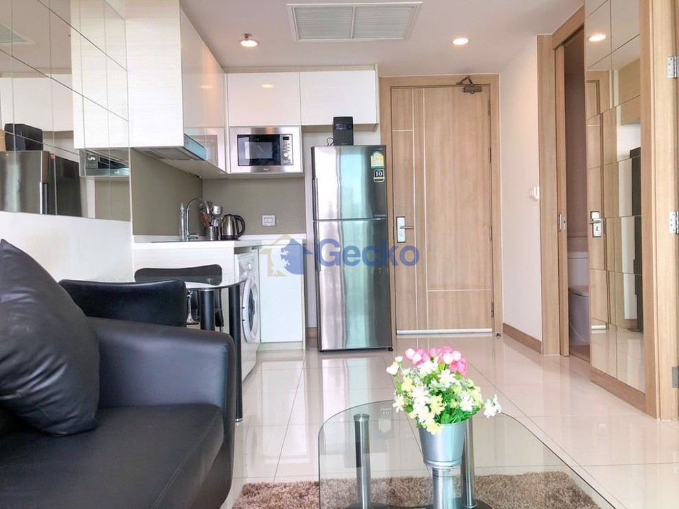 1 ห้องนอน คอนโดมิเนี่ยม in The Riviera Wongamat วงศ์อมาตย์ C011372 (Photo 1)