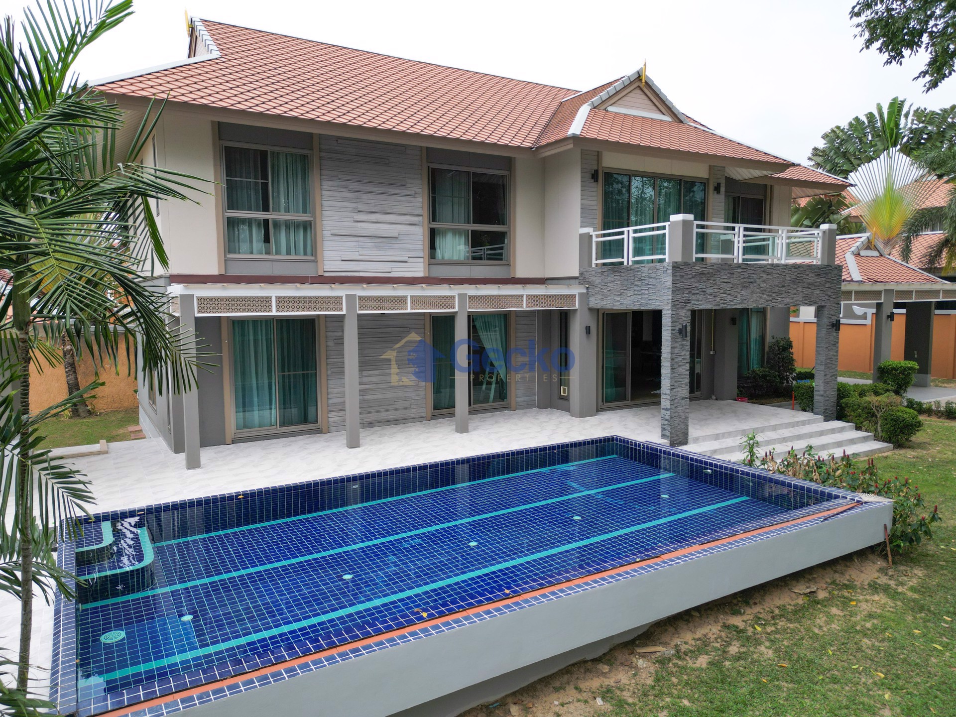 6 ห้องนอน บ้าน in เดอะ แกรนด์ รีเจนท์ พัทยา  พัทยาตะวันออก H011373
