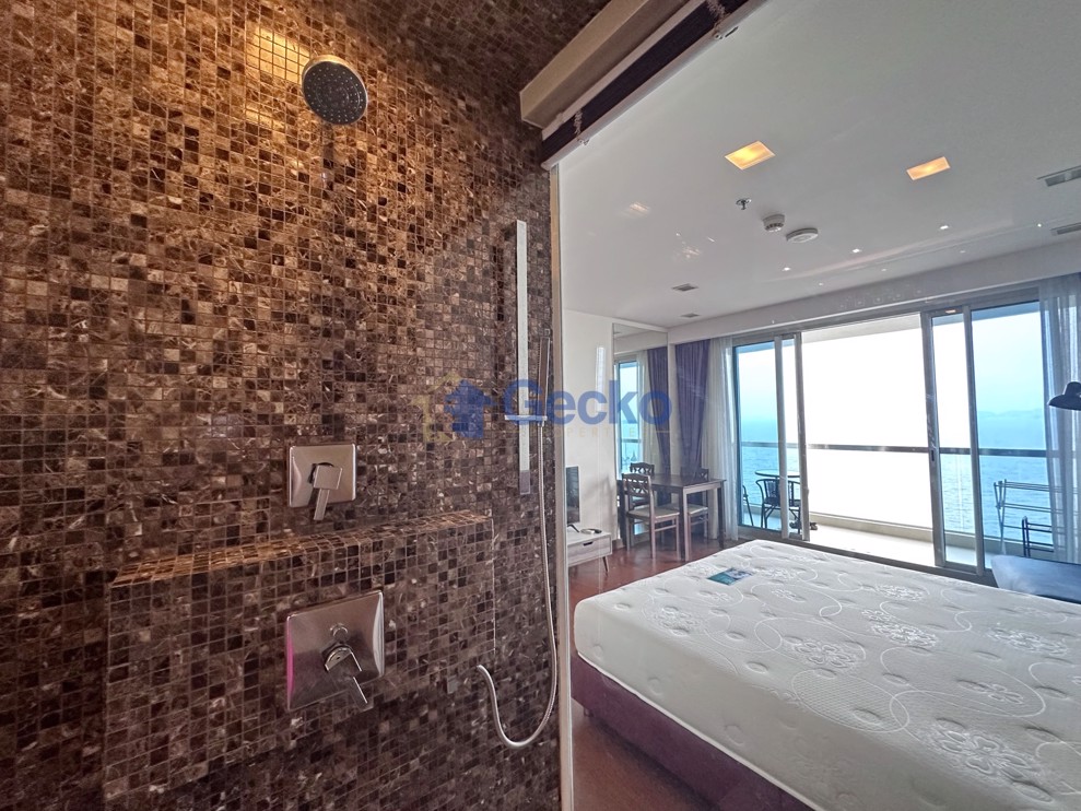 Studio Condo in The Palm Wongamat Wongamat C011378 (Photo 2)
