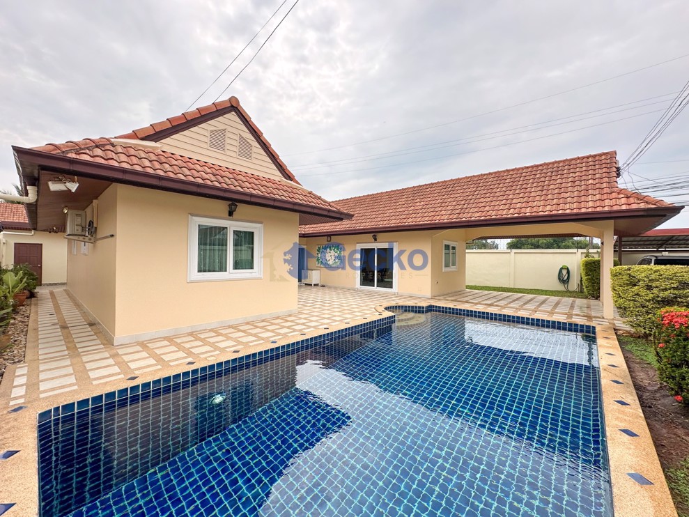 4 Bedrooms House  East Pattaya H007651 (Photo 1)