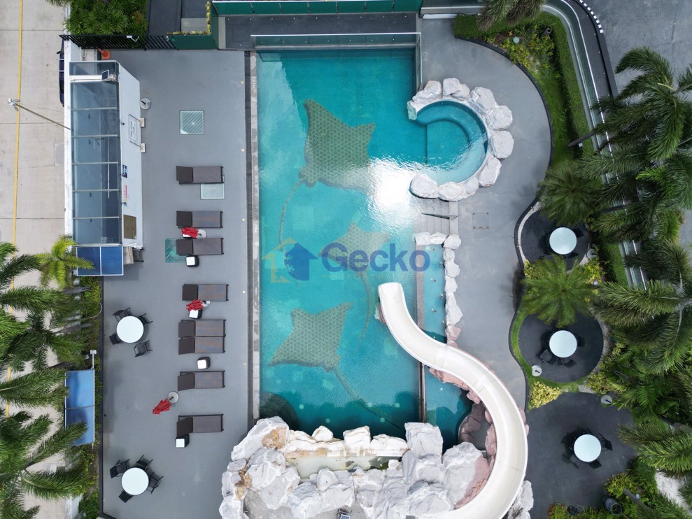 Sky Residences (Photo 2)
