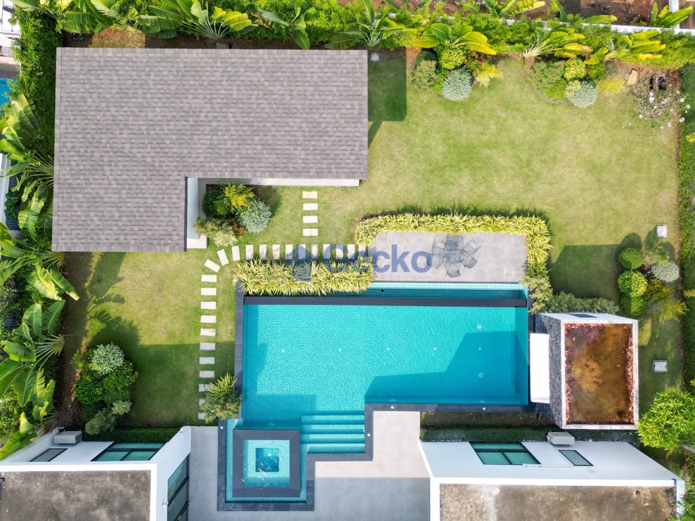 4 Bedrooms House in Palm Lakeside  East Pattaya H007170 (Photo 3)