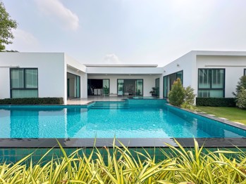 4 ห้องนอน บ้าน in Palm Lakeside  พัทยาตะวันออก H007170