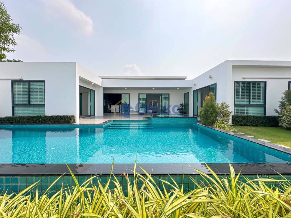 4 Bedrooms House in Palm Lakeside  East Pattaya H007170 (Cover Photo)