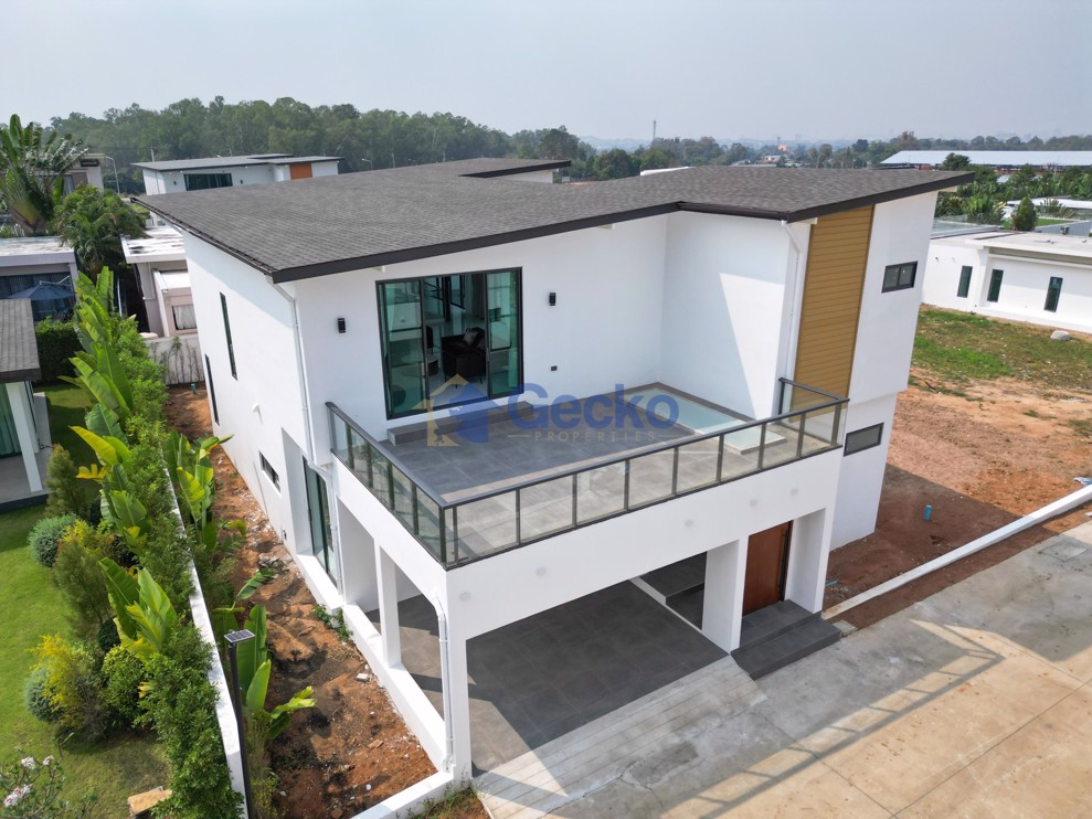 6 Bedrooms House in Palm Lakeside  East Pattaya H007173 (Photo 1)