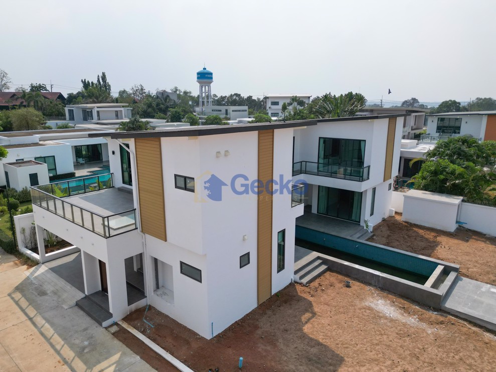 6 Bedrooms House in Palm Lakeside  East Pattaya H007173 (Photo 2)