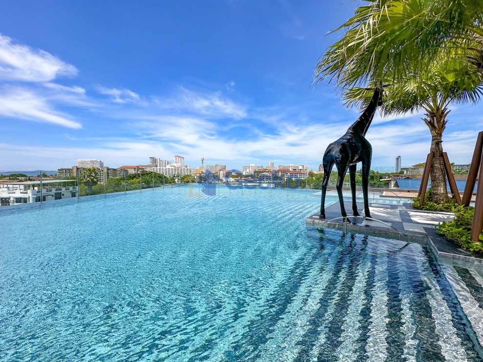 Condo in The Riviera Ocean Drive  Jomtien C011387 (Photo 1)