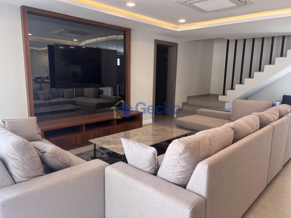 5 Bedrooms House in Serenity Jomtien Villas  Jomtien H011395 (Photo 4)