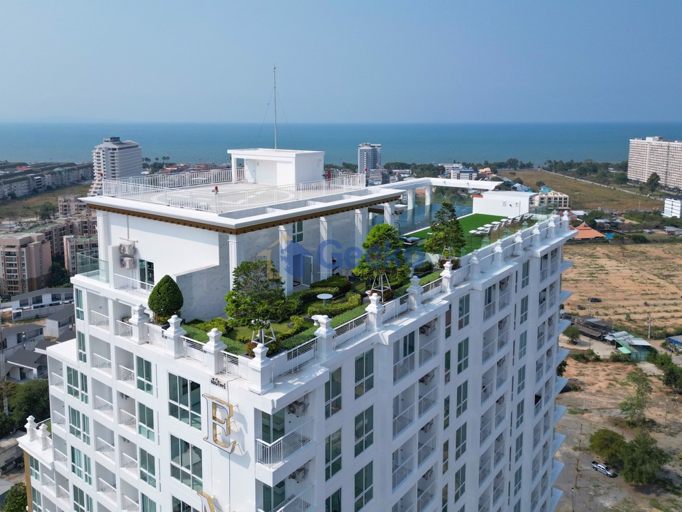 Empire Tower Pattaya (Photo 1)