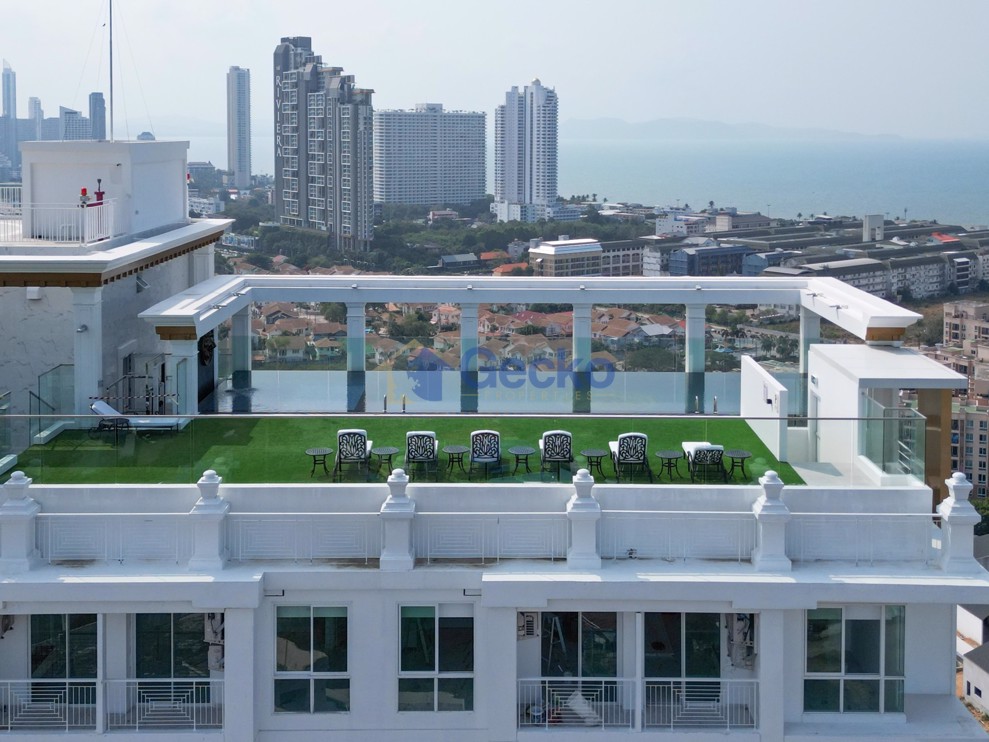 Empire Tower Pattaya (Photo 2)