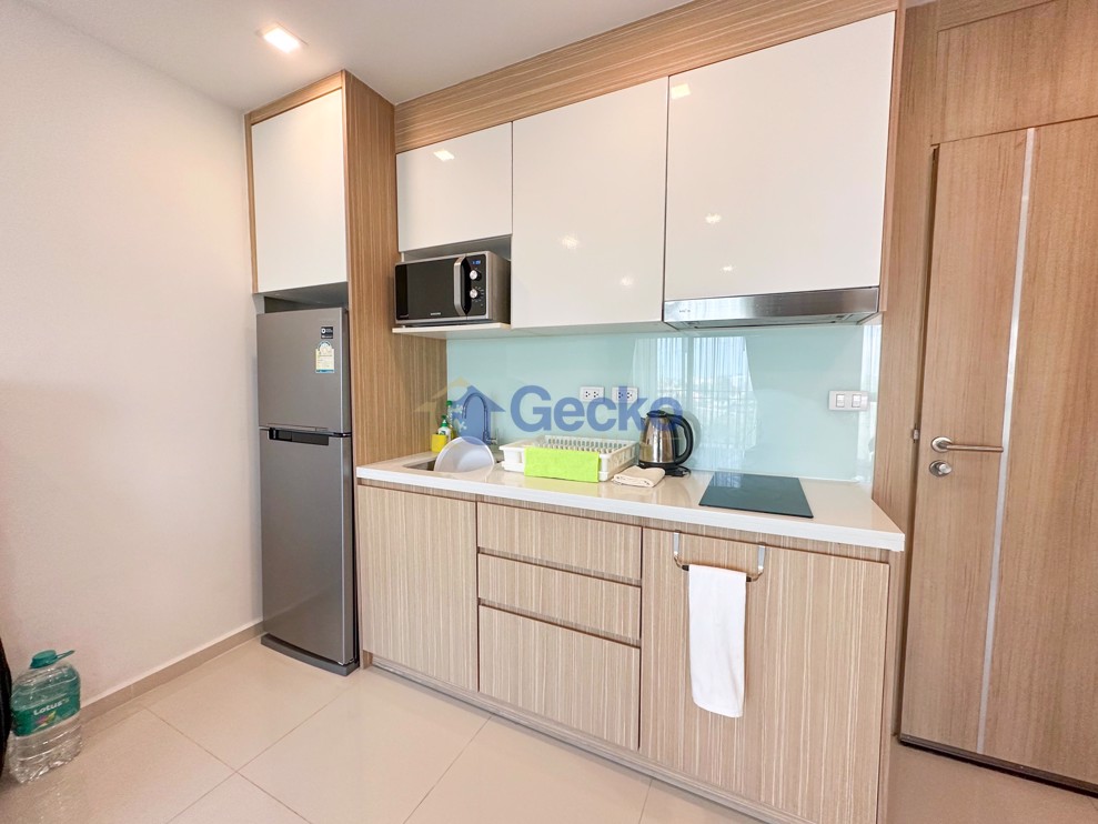 1 Bedroom Condo in City Garden Tropicana Wongamat C010385 (Photo 4)