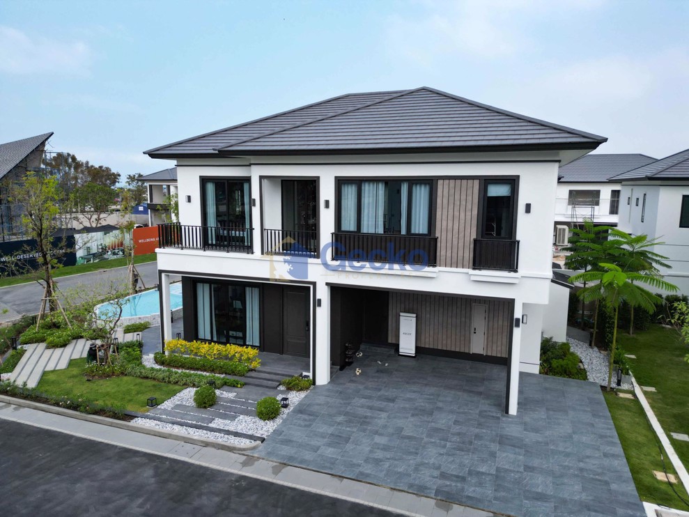 4 Bedrooms House in Chieftain  East Pattaya H011123 (Cover Photo)