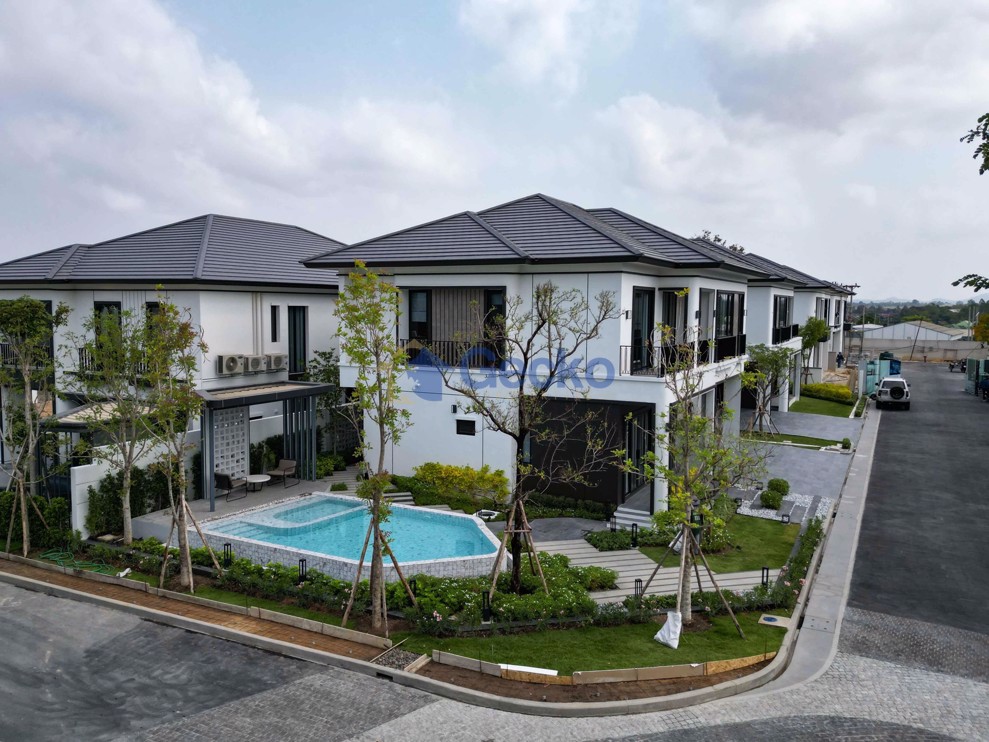 4 Bedrooms House in Chieftain  East Pattaya H011123 (Photo 3)