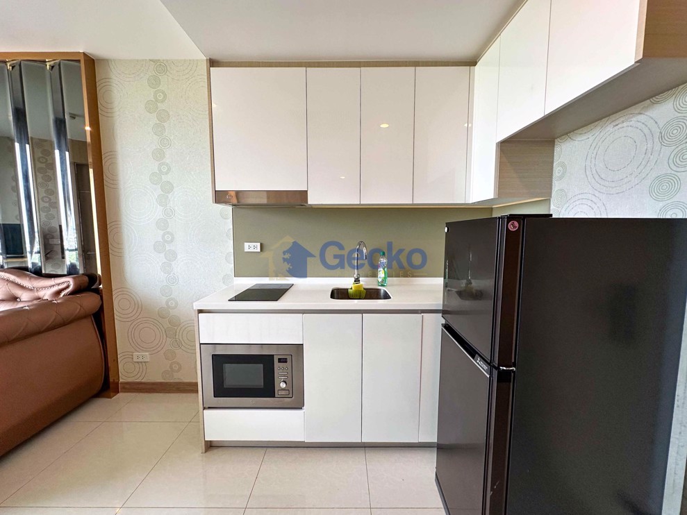 1 Bedroom Condo in The Riviera Jomtien Jomtien C011421 (Photo 2)