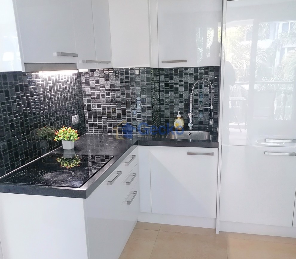 1 Bedroom Condo in Centara Avenue Residence and Suites Central Pattaya C011429 (Photo 1)