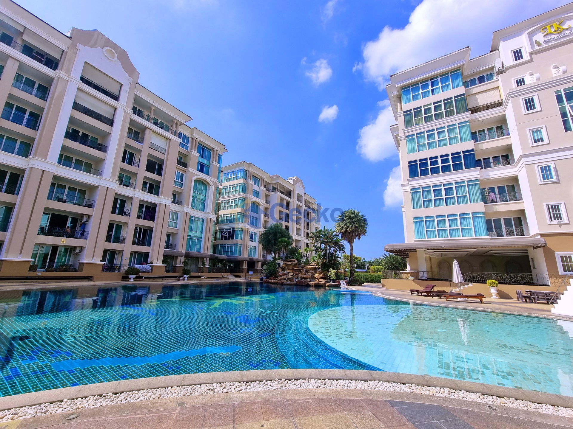 2 Bedrooms Condo in LK Legend Central Pattaya C011452