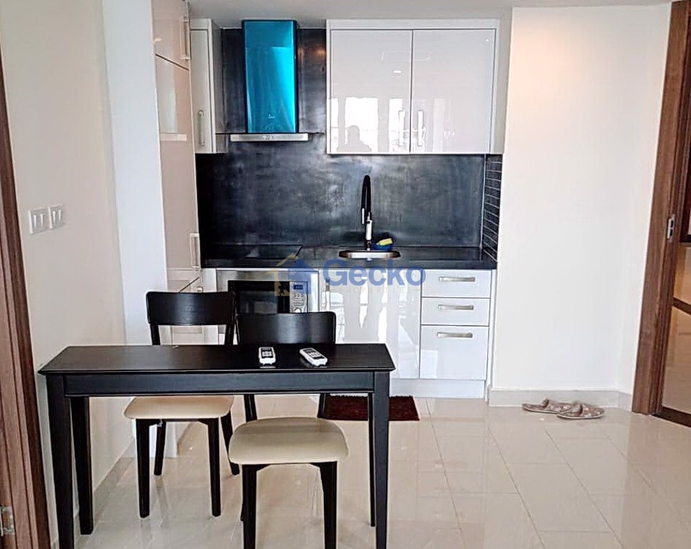 1 Bedroom Condo in Grand Avenue Central Pattaya C011454 (Photo 3)