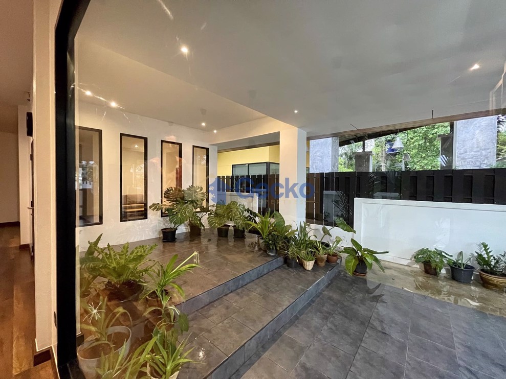 2 Bedrooms House  East Pattaya H011456 (Cover Photo)
